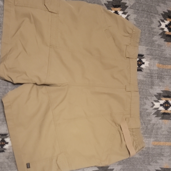 5.11 Tactical Tan Cargo Shorts with Durable Design - Picture 3 of 3